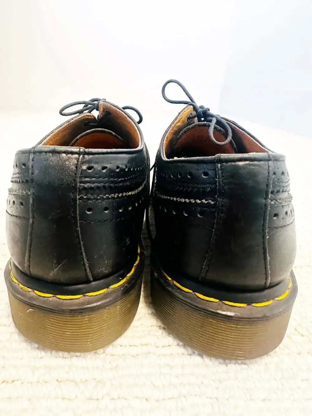 DR. MARTENS 3989 Yellow Stitch Smooth Leather Brogue Shoes Size 12 Black Oxford